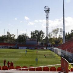 El césped de Cerro del Espino se cambiará entre marzo y abril