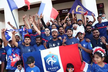 Varios grupos de ciudadanos cataríes han participado en un evento en Doha donde han apoyado a diferentes selecciones del Mundial. En la foto, en apoyo a la selección francesa. 