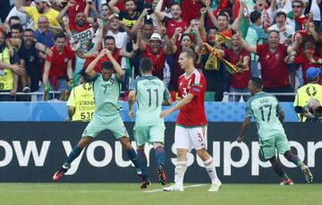 Cristiano Ronaldo celebra el 2-2 ante Hungría