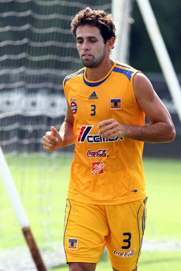 El "Gringo" Castro llegó a Tigres a finales de 2008. El lateral mexicano llegó a los felinos en préstamo, procedente del Club América. El exseleccionado nacional nunca se pudo acoplar con el equipo de Nuevo León. 