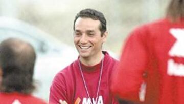 <b>AL ATAQUE.</b> Villarroel lo ha dejado claro y dice que su equipo permanecerá en primera.