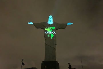 Cristo Redentor se ilumina como símbolo de unión ante coronavirus