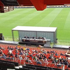 Incendio en la Junta del Valencia: “Si no podemos hablar, nos vamos...”