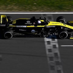 Ricciardo: "Renault debe acelerar el desarrollo del coche"