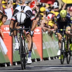 El Sky de Froome caza a Martin y Contador en los abanicos