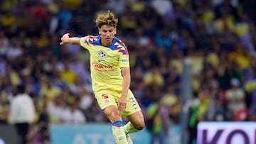Igor Lichnovsky durante el Clásico Nacional en contra de las Chivas en el Clausura 2024.