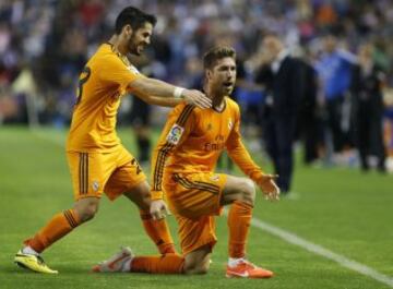 0-1. Sergo Ramos celebra el primer gol con Isco.