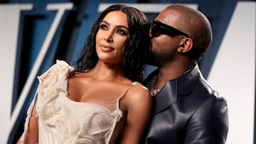 A pesar de tener un romance con la actriz Julia Fox, Kanye West contin&uacute;a buscando a Kim Kardashian, con quien se encuentra en medio de un divorcio.