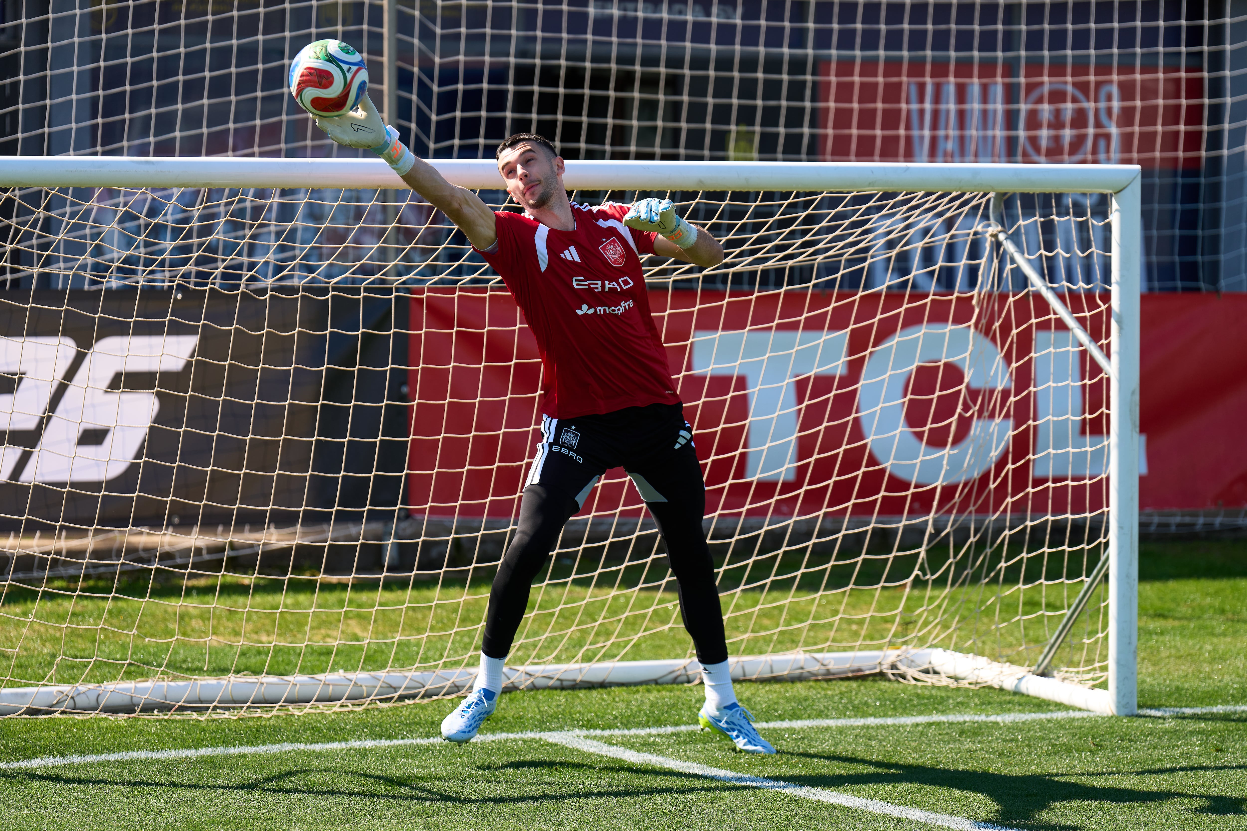 Joan, fuera de la lista ante Serbia