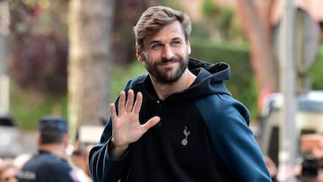 Napoli snap up former Juventus striker Fernando Llorente