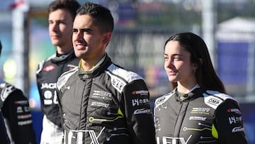 Mikel Azcona y Marta Garc¨ªa, en el test de 'rookies' de F¨®rmula E en Berl¨ªn.