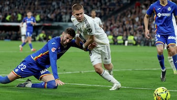 He was sent off in the 95th minute for saying something to the referee. As he walked towards the tunnel, he also headed towards the fourth official’s office.