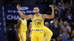 OAKLAND, CA - OCTOBER 24: Stephen Curry #30 of the Golden State Warriors reacts to the crowd chanting &quot;MVP&quot; during their game against the Washington Wizards at ORACLE Arena on October 24, 2018 in Oakland, California. Curry finished the game with 51 points. NOTE TO USER: User expressly acknowledges and agrees that, by downloading and or using this photograph, User is consenting to the terms and conditions of the Getty Images License Agreement.   Ezra Shaw/Getty Images/AFP
 == FOR NEWSPAPERS, INTERNET, TELCOS &amp; TELEVISION USE ONLY ==