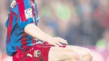 "Desde que fichó por el Barça, Ronaldinho presume en Brasil de jugar siempre con doce..."