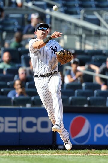 El tercera base de los Yankees de New York consiguió en la victoria ante los Orioles de Baltimore su 'home run' número 18, superando los 17 de Orlando Cabrera con los Expos de Montreal en el 2003. 