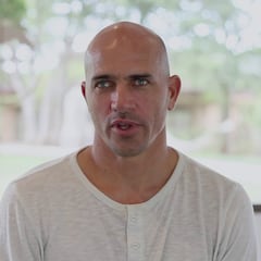El retiro espiritual de Kelly Slater con ayahuasca presume de un 98% de efectividad