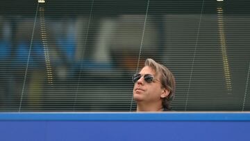 Todd Bohely, propietario del Chelsea, durante un partido.