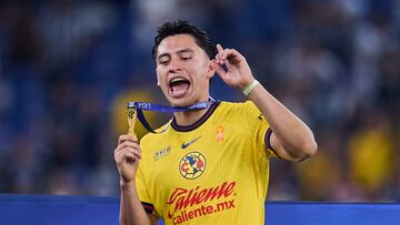 Ramon Juarez of America celebrates victory with the champion Medal  during the final second-leg match between Monterrey and America as part of the Torneo Apertura 2024 Liga MX at BBVA Bancomer Stadium, on December 15, 2024 in Monterrey, Nuevo Leon, Mexico.