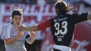 River Plate igualó a cero en su estadio frente al Colón de Santa Fe, y queda a ocho puntos del líder Rosaio Central.