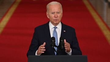 El presidente de los Estados Unidos, Joe Biden, habla en el Comedor Estatal de la Casa Blanca en Washington, DC, el 31 de agosto de 2021. 