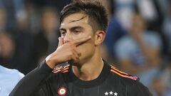 El delantero argentino de la Juventus Paulo Dybala celebra marcando el 0-2 desde el punto de penalti durante el partido de fútbol del grupo H de la Liga de Campeones de la UEFA Malmo FF vs Juventus F.C. en Malmo, Suecia, el 14 de septiembre de 2021.