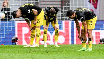 Leipzig (Germany), 10/09/2022.- Dortmund players reacts after losing the German Bundesliga soccer match between RB Leipzig and Borussia Dortmund in Leipzig, Germany, 10 September 2022. (Alemania, Rusia) EFE/EPA/FILIP SINGER CONDITIONS - ATTENTION: The DFL regulations prohibit any use of photographs as image sequences and/or quasi-video.