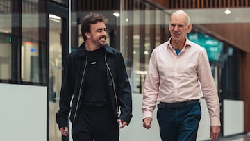 Fernando Alonso y Adrian Newey (Aston Martin). F1 2025.