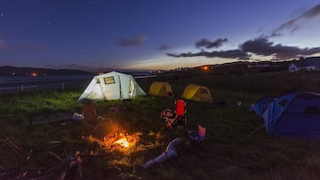 Los gadgets que no te pueden faltar si vas de camping