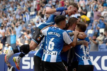 El delantero madrile?o se adelant¨® en la salida de un c¨®rner y anot¨® el primer gol del partido.