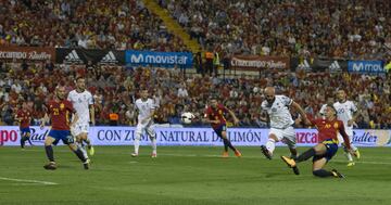 1-0. Rodrigo marcó el primer gol.