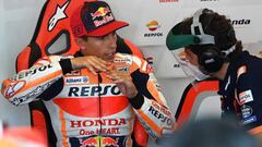 M&aacute;rquez con su jefe de mec&aacute;nicos, Santi Hern&aacute;ndez