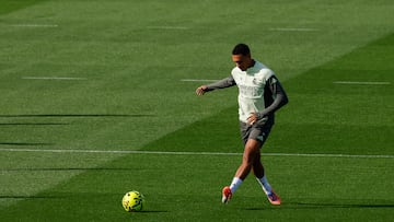 08/11/25
ENTRENAMIENTO REAL MADRID
TRENT