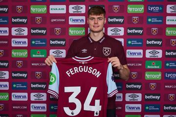 ?ltimo club: Brighton & Hove Albion | Nuevo club: West Ham United| Coste: Cesi¨®n.