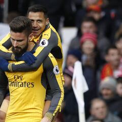 Wenger no descarta cambiar otra vez la posición de Alexis Sánchez