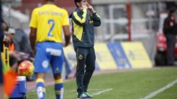 Marcelino: "El partido ha estado condicionado por el campo"