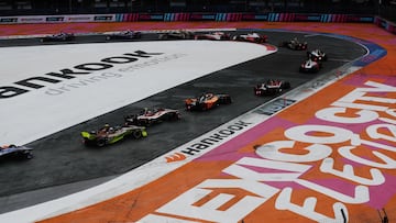 AME610. CIUDAD DE MÉXICO (MÉXICO), 11/01/2025.- Pilotos compiten en el Gran Premio de México de la Fórmula E este sábado, en el Autódromo Hermanos Rodríguez en Ciudad de México (México). EFE/ Isaac Esquivel