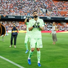 Liverpool y Valencia negocian por Mamardashvili