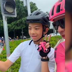 ¡A lo Rigo! Así atendió el colombiano a un fan asiático