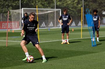 Íker Bravo, durante el entrenamiento.