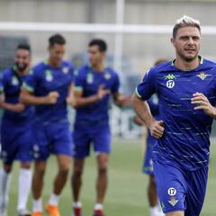 Joaquín, Javi García y Guardado, entre los 21 para el derbi