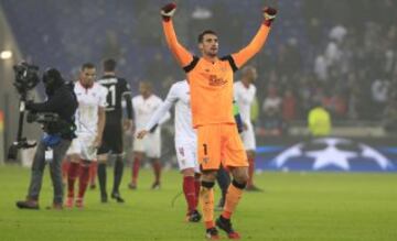 El Sevilla a octavos. Sergio Rico.