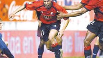 <b>VALDO APROVECHÓ UN CÓRNER. </b>Pablo no pudo frenar nunca a balón parado ni a Valdo, que marcó el gol, ni al Chengue Morales.