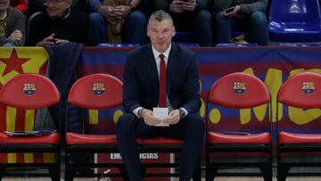 BARCELONA, 07/01/2023.- El entrenador lituano del FC Barcelona S?arunas Jasikevicius durante el partido de la jornada 15 de la Liga Endesa disputado hoy sábado en el Palau Blaugrana de Barcelona. EFE/ Quique García
