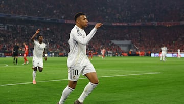 Con su anotación ante el Bayern Múnich, Mbappé entró a una selecta lista en la UEFA Champions League junto a Lionel Messi y Robert Lewandowski. REUTERS/Kai Pfaffenbach