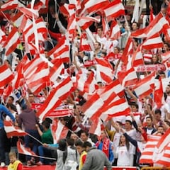 El Granada quiere seducir a su afición tras la depresión por el descenso