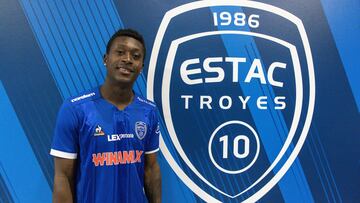 Marlos Moreno, nuevo atacante colombiano del ESTAC Troyes