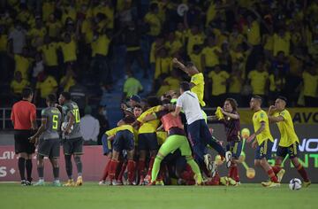 La Selección de Reinaldo Rueda sumó su tercer empate consecutivo al igualar 0-0 ante Ecuador en Barranquilla. Hubo polémica en el final.