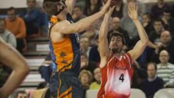 Doellman defiende a Jordi Creus.