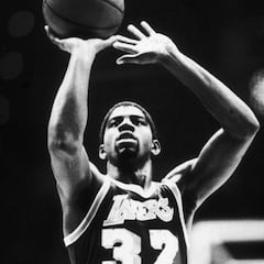 Magic, la vida en imágenes del mito 'Laker'