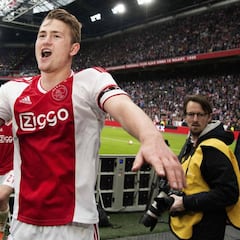 De Ligt, tras ganar la liga con el Ajax: "¿El Barça? Veremos dónde estoy al final del verano"